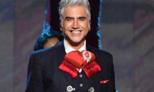 alejandro fernandez llora 300x180 - Alejandro Fernández reacciona a que será abuelo