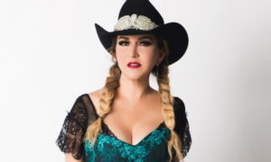 asesinan medio hermano alicia villarreal 300x180 - Alicia Villarreal llevará su vida a la televisión
