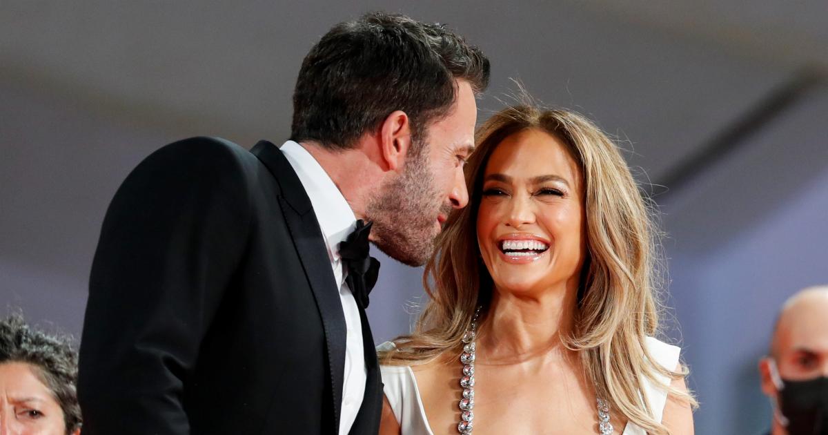 ben affleck y jennifer lopez juntos en la alfombra roja de venecia 1 - Primeras declaraciones de Ben Affleck sobre JLo