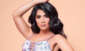 kimberly flores top jardin casi se le salen.jpg 1103263582 300x180 - Kimberly Flores reacciona a las declaraciones de su madre