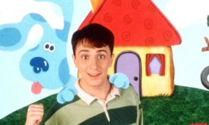 steve las pistas de blue programa 1 300x180 - Steven Burns de 'Las pistas de Blue' regresa con un mensaje