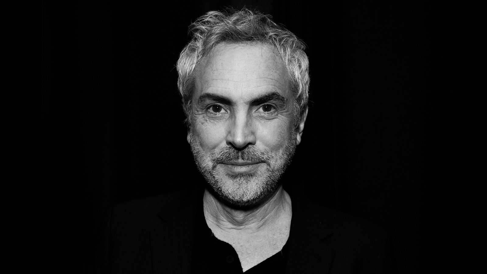 Alfonso Cuaron Photo by Julie Cunnah 1 1600x900 c default - Alfonso Cuarón dirigirá la serie de suspenso “Disclaimer”