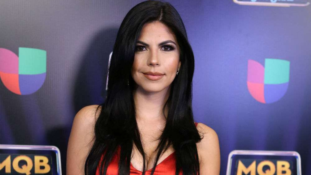 Cortesia 17 - África Zavala habla de sus planes para agrandar su familia