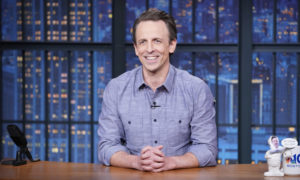 Seth 300x180 - El conductor Seth Meyers combate el Covid