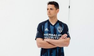 chicharitogalaxy 300x180 - Chicharito Hernández revela que siente afectado por las críticas y rumores