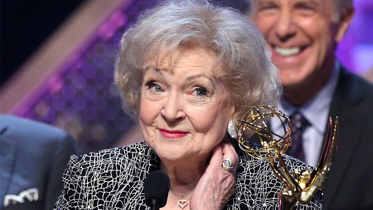 ewscripps.brightspotcdn.com  - Betty White tuvo un derrame cerebral antes de morir