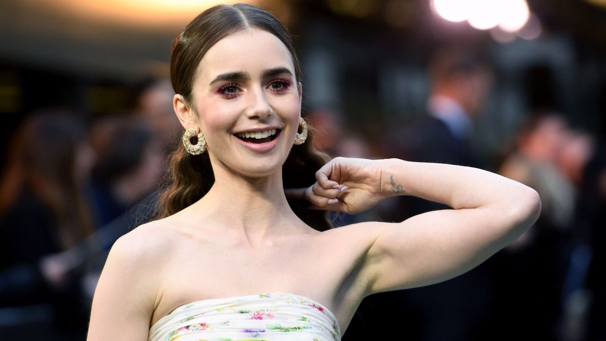 f.elconfidencial.com original f78 33c d8c f7833cd8ce5fcb11e3b4386e2da83c2e - La 'travesura' que Lily Collins le hizo a Lady Di