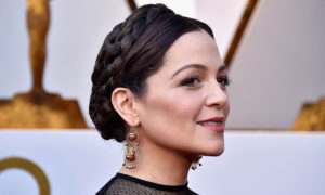 natalia lafourcade grammy album del ano 300x180 - Hackean el celular de Natalia Lafourcade