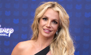 111 1631730284 britney spears getty t 300x180 - Britney Spears firma contrato millonario para contar su vida en un libro