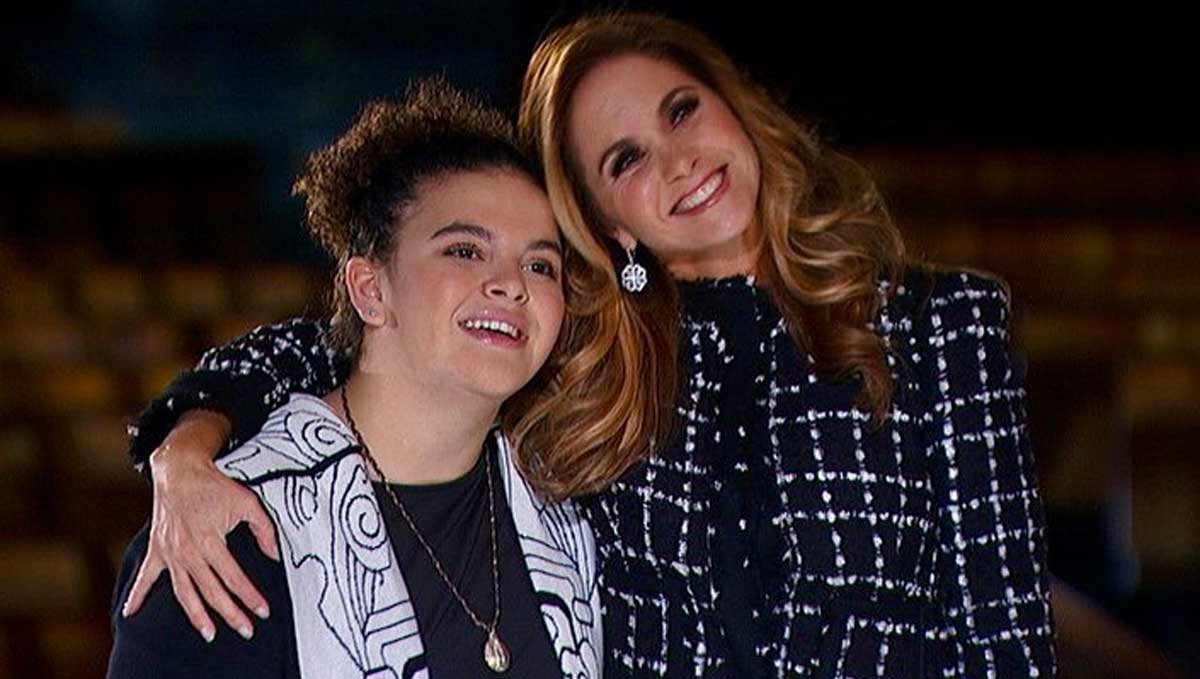 Lucerito - Lucero dedica amorosa felicitación a su hija