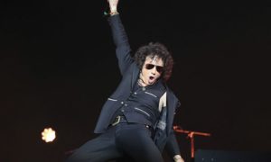 clipping 2PjjSU d39a 300x180 - Enrique Bunbury pospone concierto de hoy