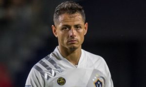 javier chicharito hernandez numeros con la galaxy 300x180 - Chicharito y su novia comparten tierna foto juntos