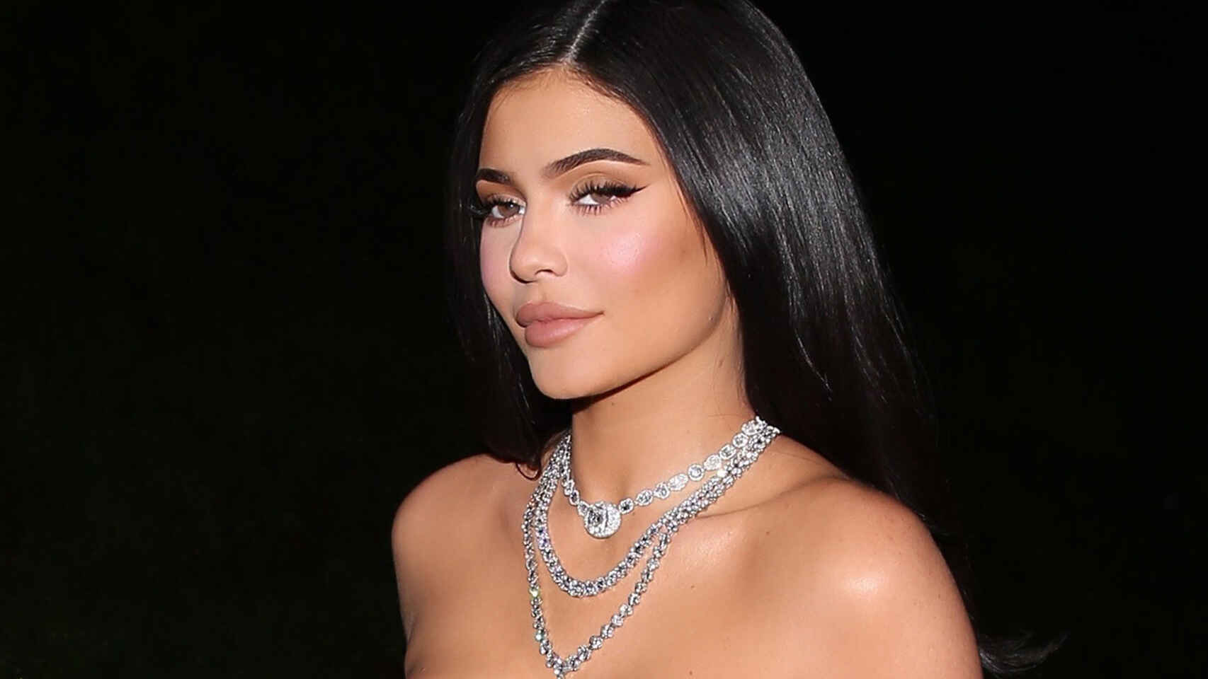 kylie jenner kim kardashian kris jenner 481213341 150026764 1706x960 - Kylie Jenner finalmente revela el nombre de su hijo