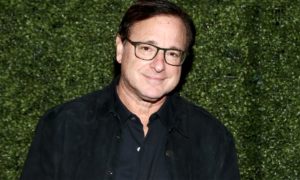 bob saget3 t 300x180 - Revelan la posible causa de la muerte de Bob Saget