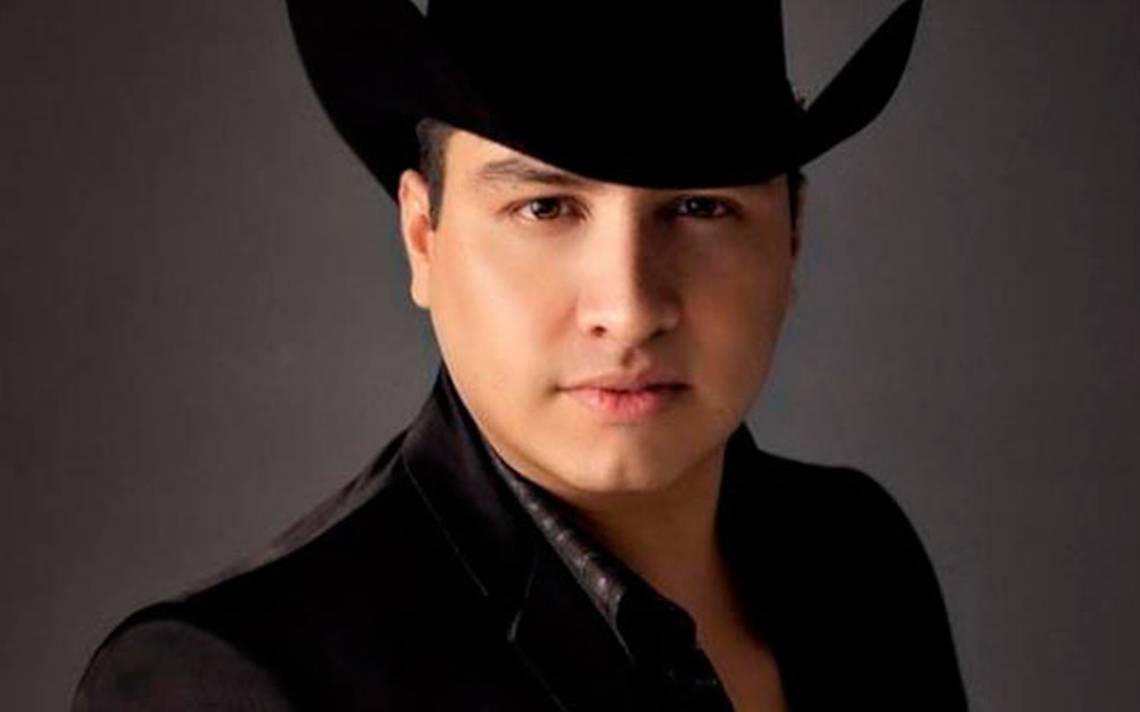 julionalvarez 1 - Julión Álvarez considera operarse para poder bajar de peso