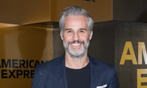 juan pablo medina de la casa de las flores se deja ver con su protesis 300x180 - Juan Pablo Medina presume su triunfal regreso a las canchas de tenis