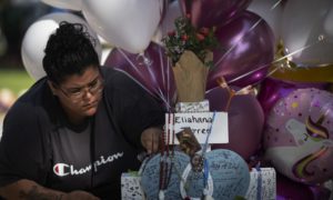 Uvalde 1 300x180 - Chicanos Por La Causa apoyará a familias y staff en Uvalde
