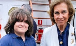 f850x638 204779 282268 5050 1 300x180 - Hijo de Paulina Rubio presume su encuentro con la reina Sofía