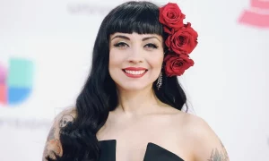 mon laferte antes de ser famosa a los 19 anos y despues foto instagram christell rodrixguez.jpg 242310155 300x180 - Mon Laferte muestra cómo vive la maternidad