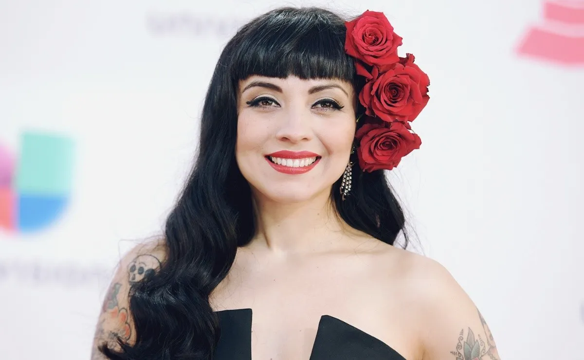 mon laferte antes de ser famosa a los 19 anos y despues foto instagram christell rodrixguez.jpg 242310155 - Mon Laferte muestra cómo vive la maternidad