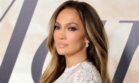 16489778011450 450x270 - JLo presenta a uno de sus mellizos con el pronombre inclusivo "elle"