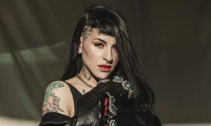 CAZZU203 300x180 - Cazzu, la cantante a la que fue captado Christian Nodal