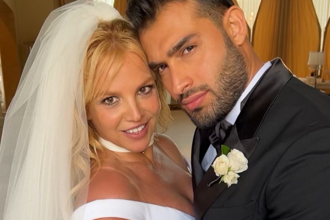 PicsArt Photo Editor MOD 06 10 10.39.25 - Las primeras fotos de la boda de Britney Spears con Sam Asghari