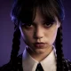 descarga 22 80x80 - Así luce Merlina en la serie de Tim Burton sobre la hija de 'Los locos Addams'