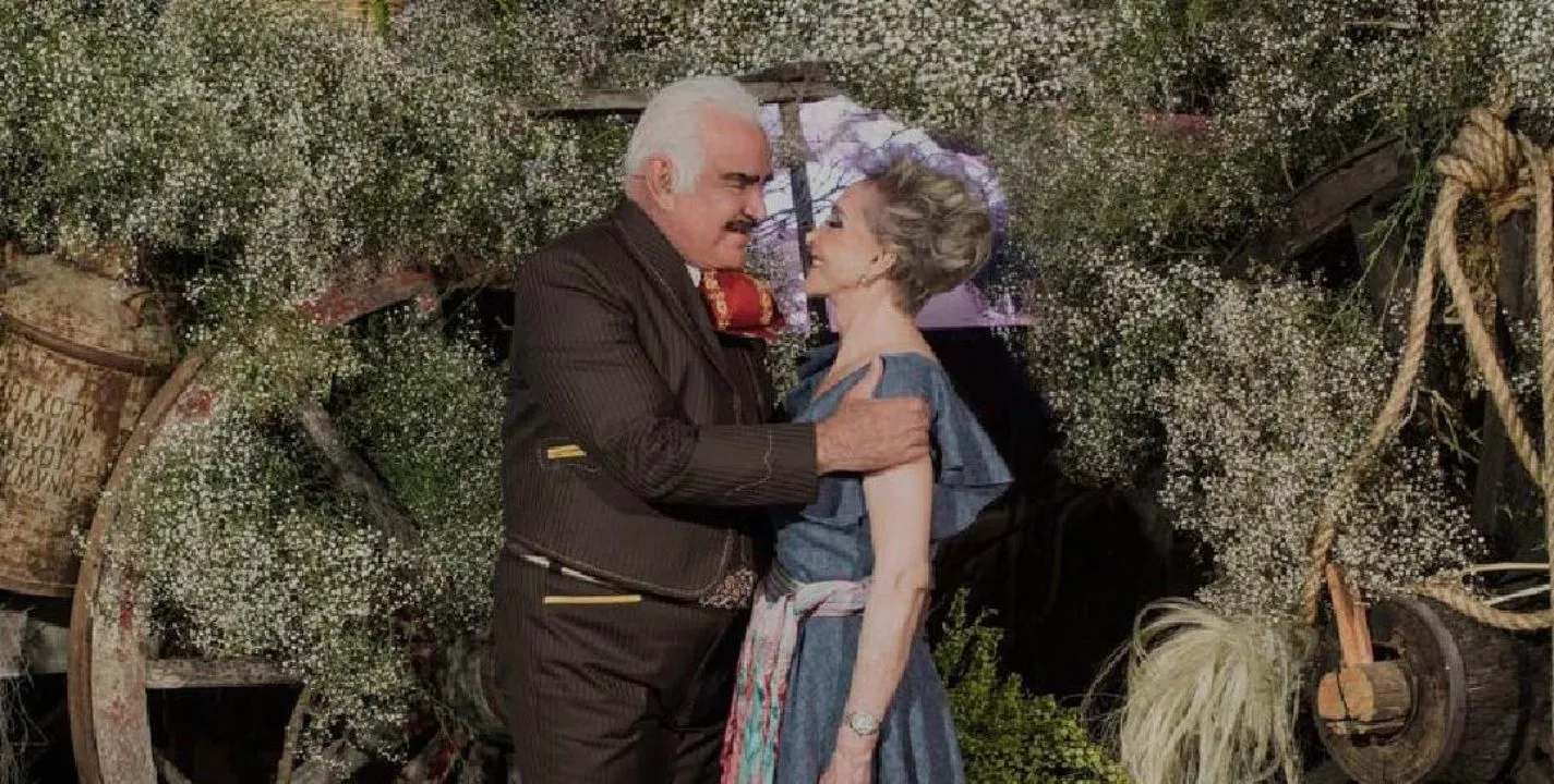 doxa cuquitax viuda de vicente fernxndezx presenta nueva demanda contra televisa crop1655422824415.jpg 715985292 - Cuquita, viuda de Vicente Fernández, denuncia a Televisa
