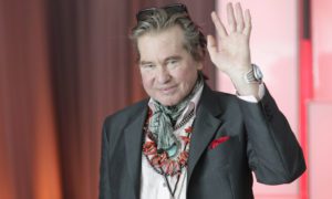 val kilmer getty1 t 300x180 - Así es como la tecnología le devolvió la voz a Val Kilmer para Top Gun