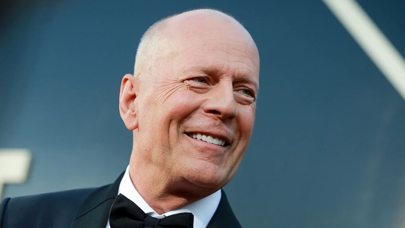 16494208402736 - Acusan a productor de forzar a Bruce Willis a seguir grabando pese a estar enfermo