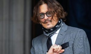 Johnny Depp 1 e1599924187973 300x180 - Johnny Depp estrena disco con Jeff Beck e inician gira musical