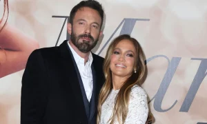 OSRCEHLJOJLO5NB7YKRJ4D3Z64 300x180 - Detalles de la boda de JLo y Ben Affleck