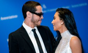 kim t 300x180 - Pete Davidson se hace un tatuaje en honor a su primer beso con Kim