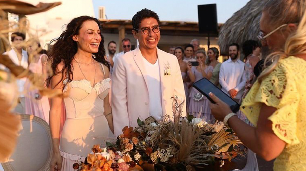 Así fue el vestido de novia rosado con el que se casó Marimar Vega 1 - Marimar Vega comparte fotos inéditas de su compromiso