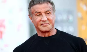 sylvester stalone.png 1662697391 300x180 - Sylvester Stallone niega que su divorcio fue por un perro