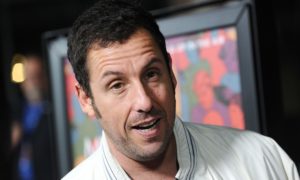 adam sandler murio fallecio tendencia viral 300x180 - Adam Sandler apareció en público con bastón