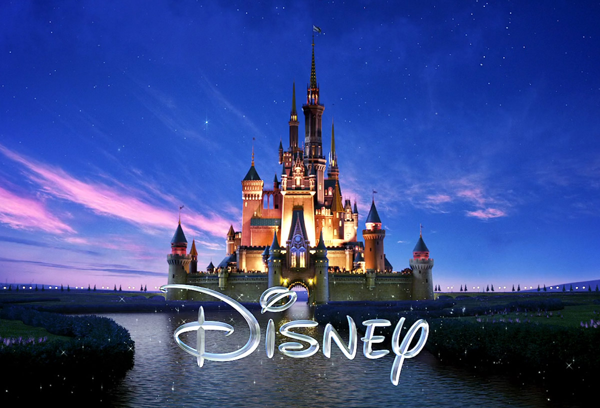 disney logo - Disney sorprende con sus estrenos de aniversario