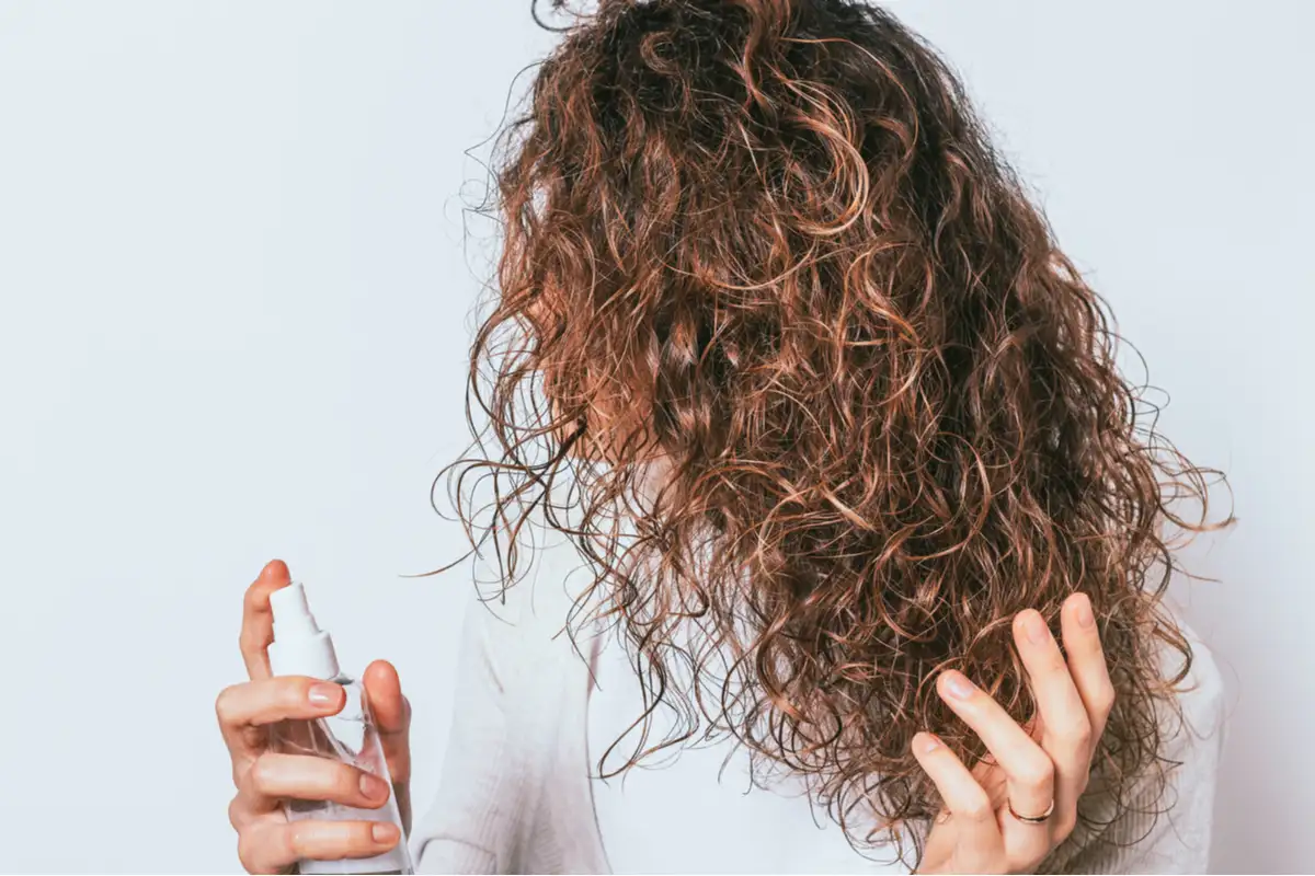 shutterstock 1804500052 - 6 consejos para que puedas eliminar el frizz