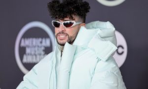 211207150623 bad bunny full 169 1 300x180 - Bad Bunny vuelve a coronarse como el más escuchado