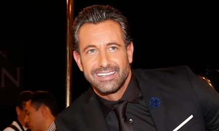 gabriel soto sonrisa 1 450x270 - Gabriel Soto evita hablar de Irina Baeva