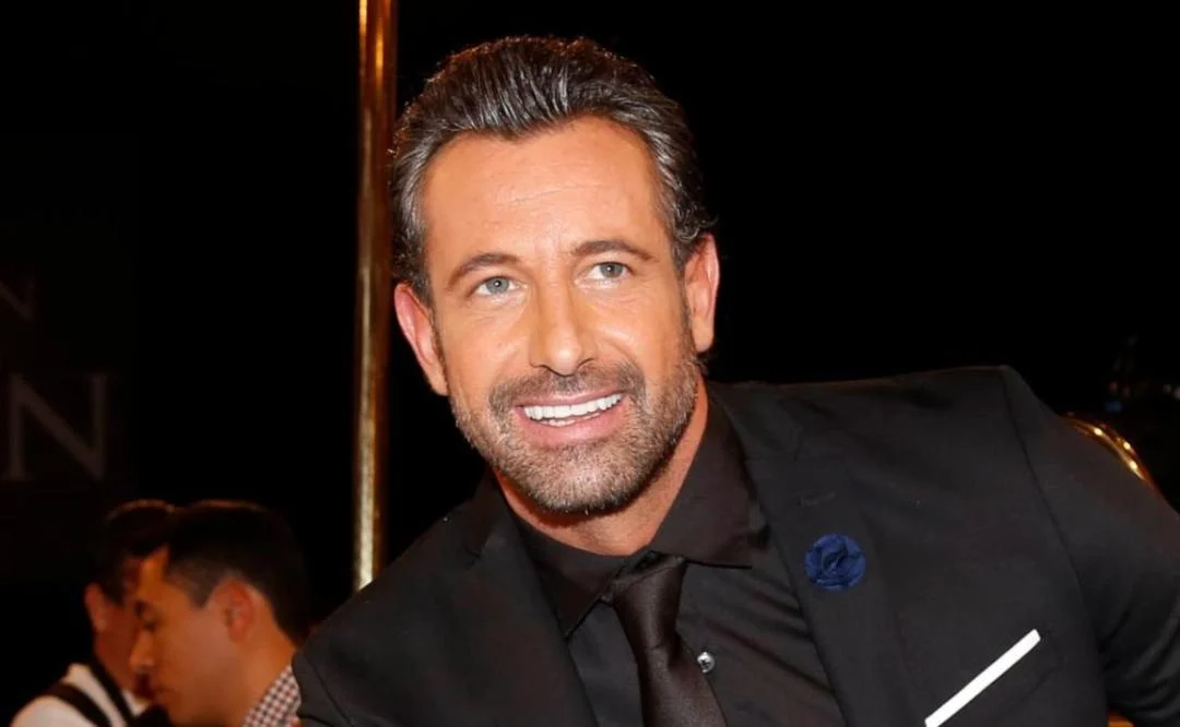 gabriel soto sonrisa 1 - Gabriel Soto evita hablar de Irina Baeva