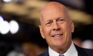 16486600695716 300x180 - Bruce Willis, quien venció un meteorito en la pantalla