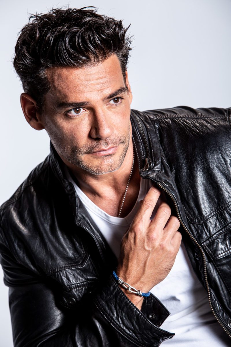 Cristian de la Fuente 800x1200 - Jacky Bracamontes  y Cristián de la Fuente conducirán Miss Universo 2023