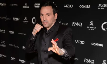 Jason David Frank Fight Pose Getty e1668985591180 450x270 - Tammie Frank confirma la muerte de Jason David Frank