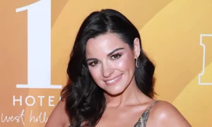 descarga 14 300x180 - Maite Perroni muestra su pancita de embarazo