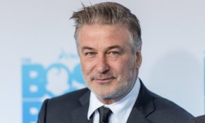 gettyimages 655851880 300x180 - Alec Baldwin será acusado de homicidio involuntario