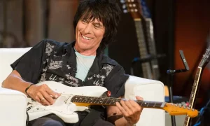 jeff beck 1 300x180 - Muere Jeff Beck , miembro del Salón de la Fama del Rock