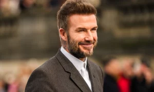 David Beckham traje negocios 1458040869 300x180 - Beckham se luce en la Ciudad de México