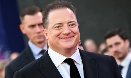 GettyImages 1432593408201 450x270 - Brendan Fraser confiesa que llegó a culparse por el autismo de su hijo